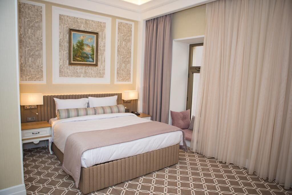 Theatrum Hotel Μπακού Εξωτερικό φωτογραφία A bedroom at the hotel